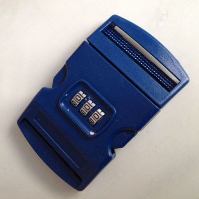 上海專業(yè)供應(yīng)箱包密碼插扣與塑膠模具注塑加工服務(wù)